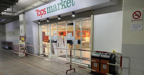 Siêu thị sầm uất Tops Market Thảo Điền bất ngờ bị giăng dây
