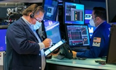 Dow Jones tăng hơn 600 điểm sau phiên bán tháo