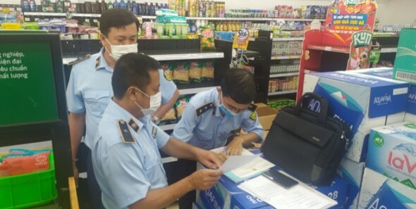 Phát hiện nhiều cửa hàng Vinmart+ không niêm yết giá bán giữa mùa dịch
