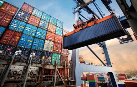 Khi nào giá cước container đảo chiều?