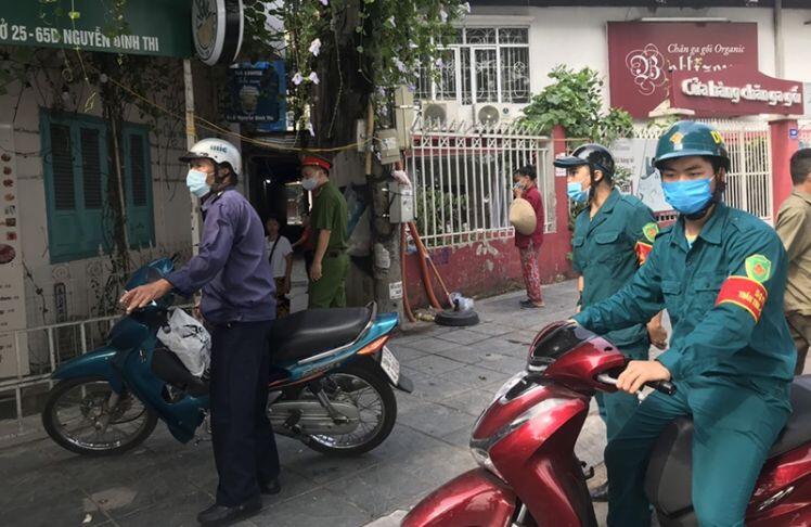 Phớt lờ lệnh cấm, nhiều người vẫn ngang nhiên vi phạm quy định phòng, chống dịch