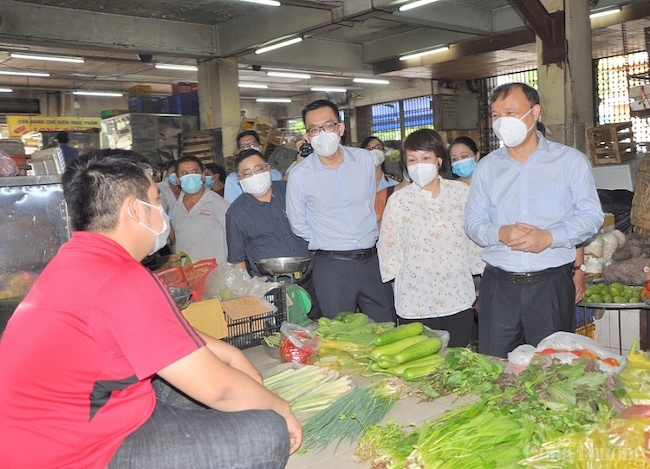 Hai bộ vào cuộc tháo gỡ 4 vướng mắc trong cung ứng hàng hoá mùa dịch