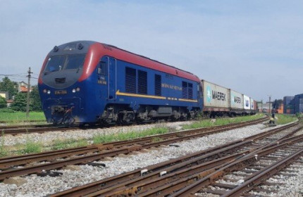 Hành trình tàu chuyên container chạy từ Việt Nam sang Bỉ sẽ khoảng 25 ngày