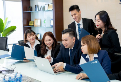 Chứng khoán Bản Việt (VCI): Giảm vị thế ở nhiều cổ phiếu ngân hàng, 6 tháng lãi trước thuế 868 tỷ đồng