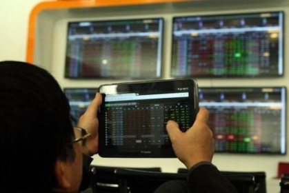 Chứng khoán sáng 22/7: Sắc xanh trở lại, VN-Index tiến về mốc 1.300 điểm
