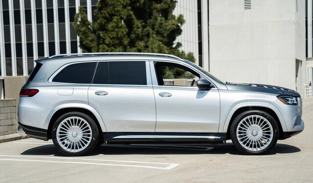 Mercedes Maybach GLS 600 chính hãng có giá bán là 11,5 tỷ đồng