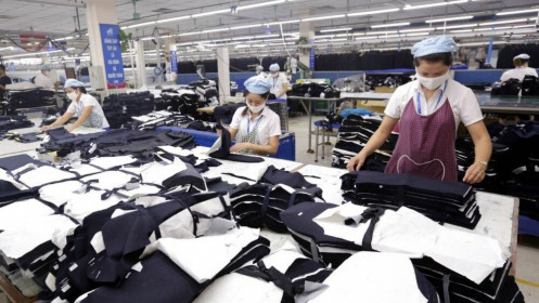 Xuất khẩu ngày 20-23/7: Đơn hàng dệt may đang ra khỏi Việt Nam; trái ngọt từ UKVFTA; hồ tiêu bị xếp vào ‘luồng vàng’ hải quan?