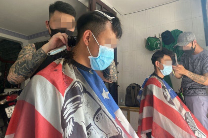 Thợ cắt tóc và 2 người vi phạm quy định cách ly bị phạt 22,5 triệu đồng