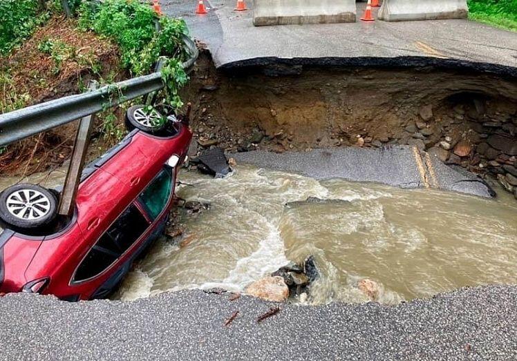 Hinh ảnh lũ lụt khủng khiếp hoành hành khắp thế giới