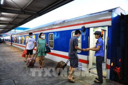 Đường sắt miễn tiền vé tàu với nhân viên y tế hỗ trợ miền Nam chống dịch