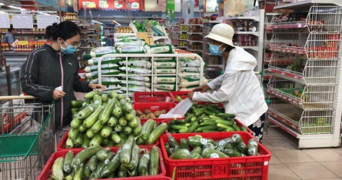 Loạt siêu thị ở TPHCM thông báo đóng cửa trước 18 giờ