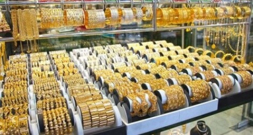 Áp lực bán tác động lên giá vàng đầu tuần