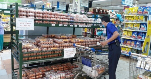 TP.HCM: sức mua giảm, trứng 'ê hề'