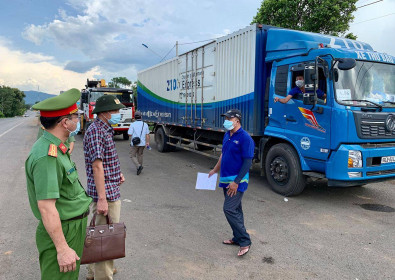 Doanh nghiệp chật vật vận chuyển hàng hóa mùa dịch