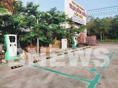 Hơn 8.100 cổng sạc ô tô, xe máy điện VinFast đã được lắp đặt tại 60 tỉnh thành