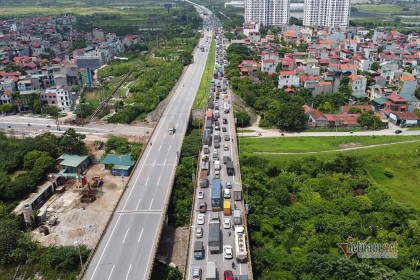 Thông điểm nghẽn hàng thiết yếu chỉ là lương thực, thực phẩm