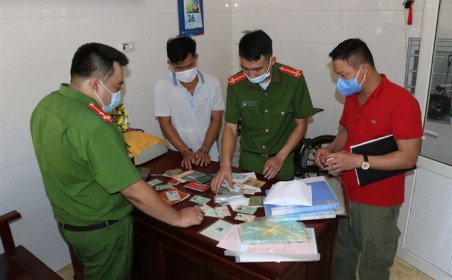 Bắt kẻ cho vay nặng lãi hàng chục tỷ đồng, tàng trữ súng đạn