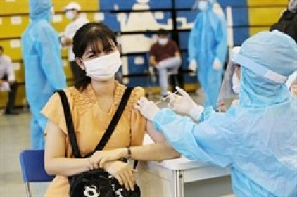 Bộ Y tế đồng ý để TPHCM thí điểm rút gọn quy trình tiêm vaccine COVID-19