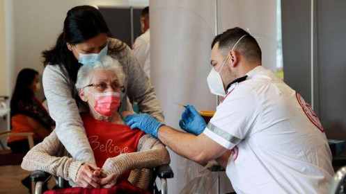 Israel trở thành quốc gia đầu tiên trên thế giới tiêm nhắc lại vaccine Covid