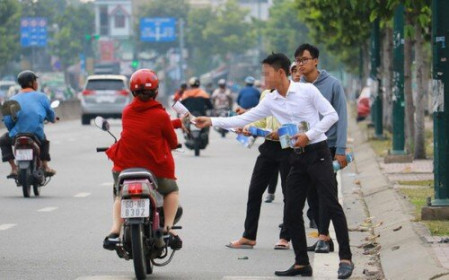 Môi giới và khách hàng: Ai phải chăm sóc ai?