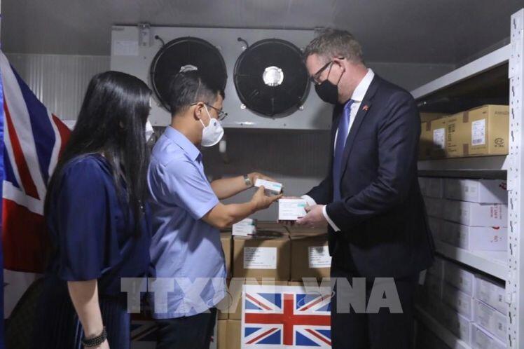 Việt Nam có thêm 415.000 liều vaccine AstraZeneca do Chính phủ Anh trao tặng
