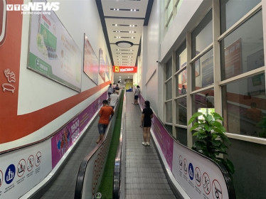 Hà Nội kéo dài giãn cách thêm 15 ngày, dân không còn đổ xô mua đồ tích trữ