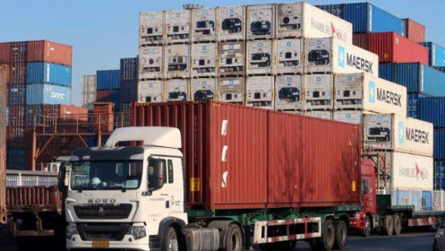 Xuất khẩu Trung Quốc sụt tốc, báo hiệu nhiều thách thức phía trước