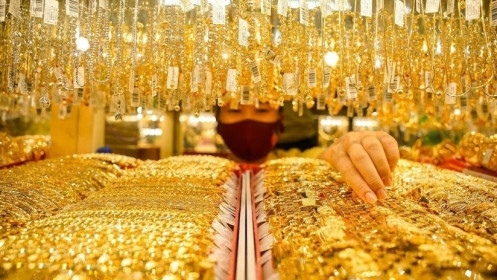 Giá vàng hôm nay 8/8: Chênh lệch mua vào – bán ra vẫn ở ngưỡng rất cao