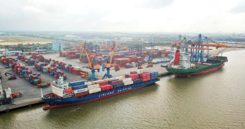Nhóm cổ phiếu phân bón, cảng biển 'miệt mài' tăng trần