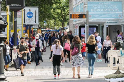Thủ đô Berlin (Đức) thí điểm mở cửa lại hộp đêm