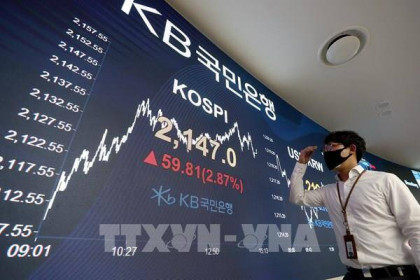 Hong Kong dẫn đầu đà tăng trên TTCK châu Á phiên 10/8