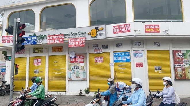 TPHCM: Covid-19 hoành hành, giới đầu tư bất động sản ngày càng "nhát tay"