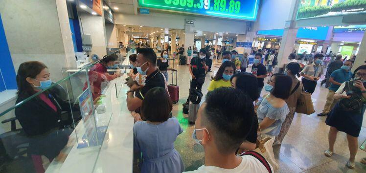 Lại rục rịch nghiên cứu áp giá sàn vé máy bay