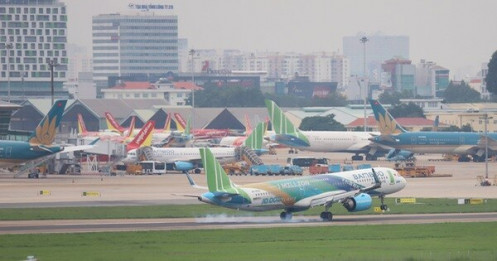 Lại rục rịch nghiên cứu áp giá sàn vé máy bay