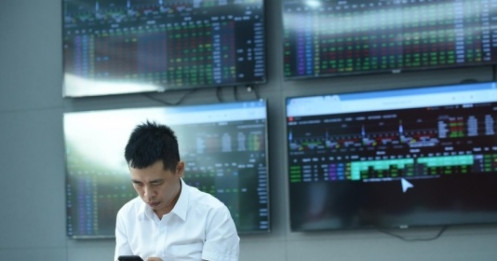Cổ phiếu bất động sản chờ sóng