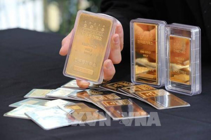 Giá vàng thế giới biến động nhẹ trong phiên 10/8
