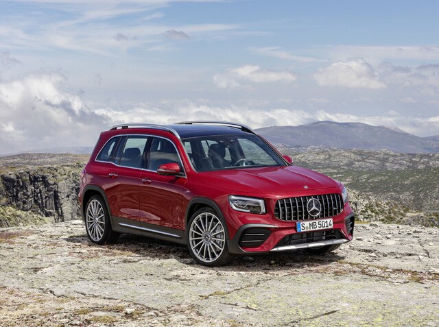 Mercedes AMG GLB 35 4Matic ra mắt với giá bán 2,69 tỷ đồng