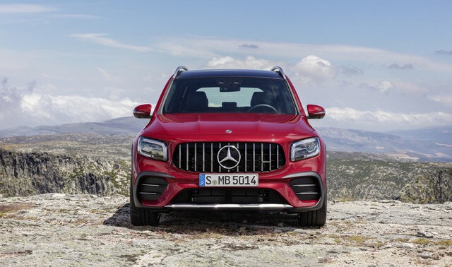 Mercedes AMG GLB 35 4Matic ra mắt với giá bán 2,69 tỷ đồng