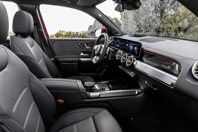 Mercedes AMG GLB 35 4Matic ra mắt với giá bán 2,69 tỷ đồng