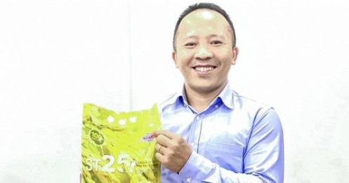 CEO du lịch đổi sang bán rau, bán gạo: ‘Chậm lại nhưng không dừng lại’