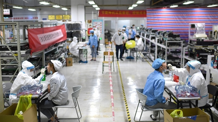 TQ kỷ luật thêm 20 quan chức, bắt giam giáo viên đề nghị sống chung với COVID-19