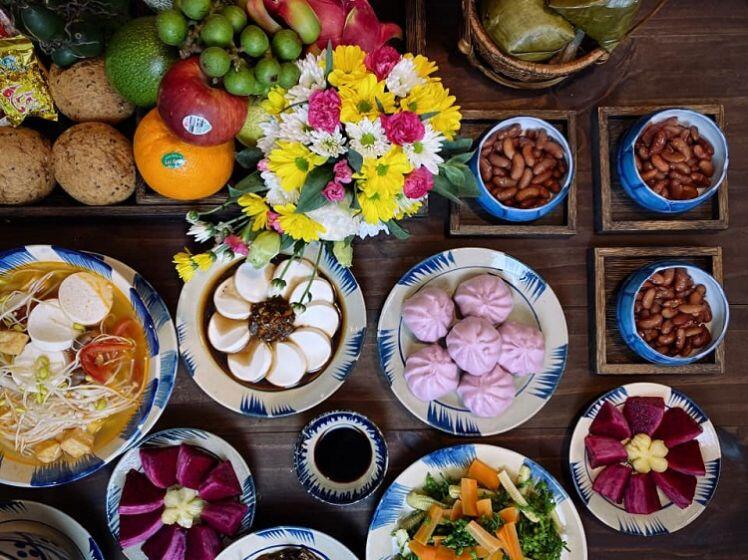 Mâm cỗ 5 triệu cúng Rằm tháng 7, người Hà Nội không tiếc tiền chi để làm cho tươm tất