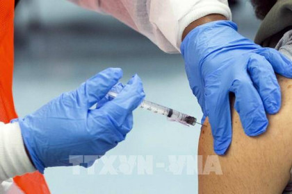 Mỹ: Sinh viên không muốn tiêm vaccine ngừa COVID-19 phải nộp cho nhà trường 750 USD