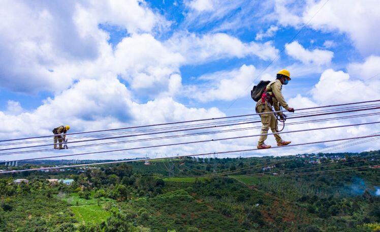 Trungnam Group đóng điện đường dây 500kV cho dự án điện gió lớn nhất Việt Nam
