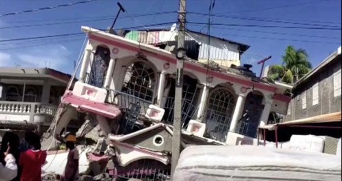 Động đất tại Haiti, hơn 300 người chết