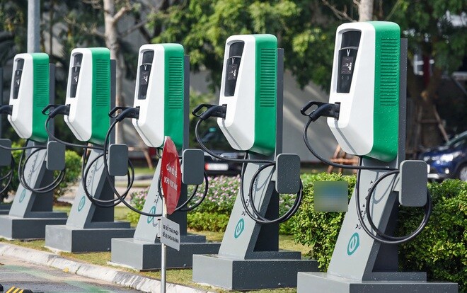 Vì sao xe "sếp", ô tô đắt tiền nhập biếu tặng bất ngờ "phát sốt"?