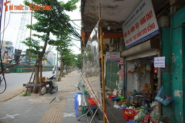Nhà hàng, quán ăn sang chảnh chuyển qua bán rau, củ quả, đồ thiết yếu
