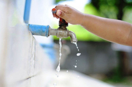 Hà Nội hỗ trợ tiền sử dụng nước sạch: Giải pháp cấp thiết chia sẻ khó khăn cùng người dân