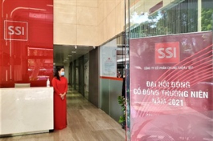 SSI: Cổ đông lớn nhất muốn bán 15.3 triệu cổ phiếu giữa bối cảnh cổ phiếu vượt đỉnh