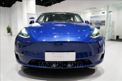 Mỹ điều tra chính thức đối với hàng trăm nghìn xe Tesla